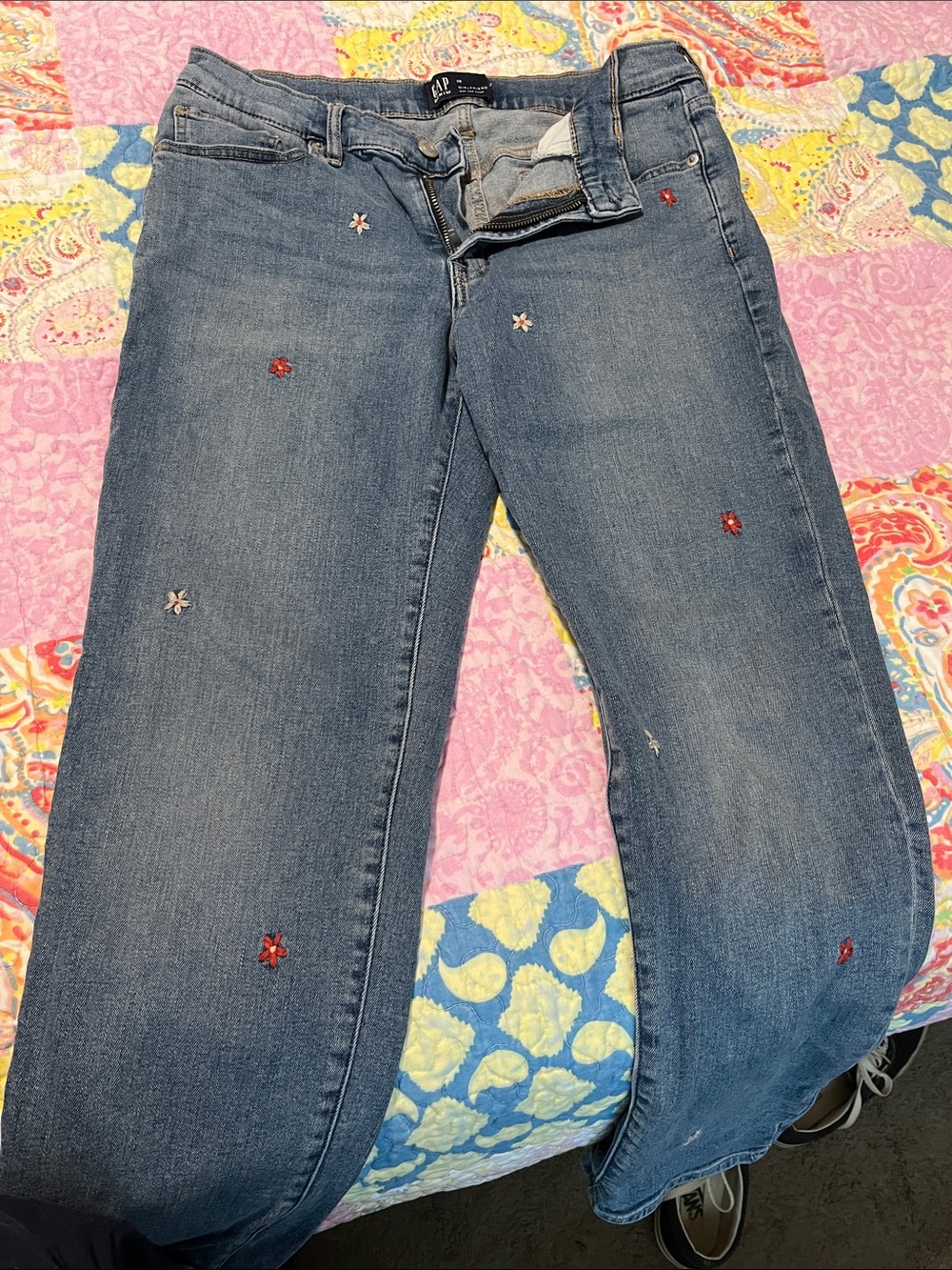 GAP Women's Mid-Blue Straight-Leg Jeans with Embroidered Flowers